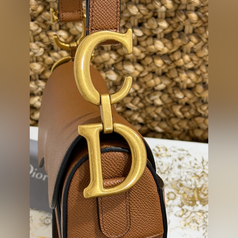 Dior Saddle Bag - Picture 4 of 10